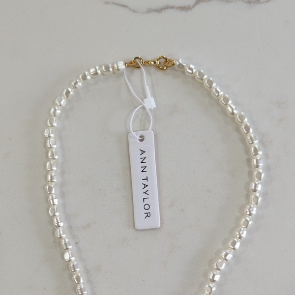 Ann Taylor White Pearl Bead Necklace with Gold Knot and Drop Pearl - Picture 3 of 6
